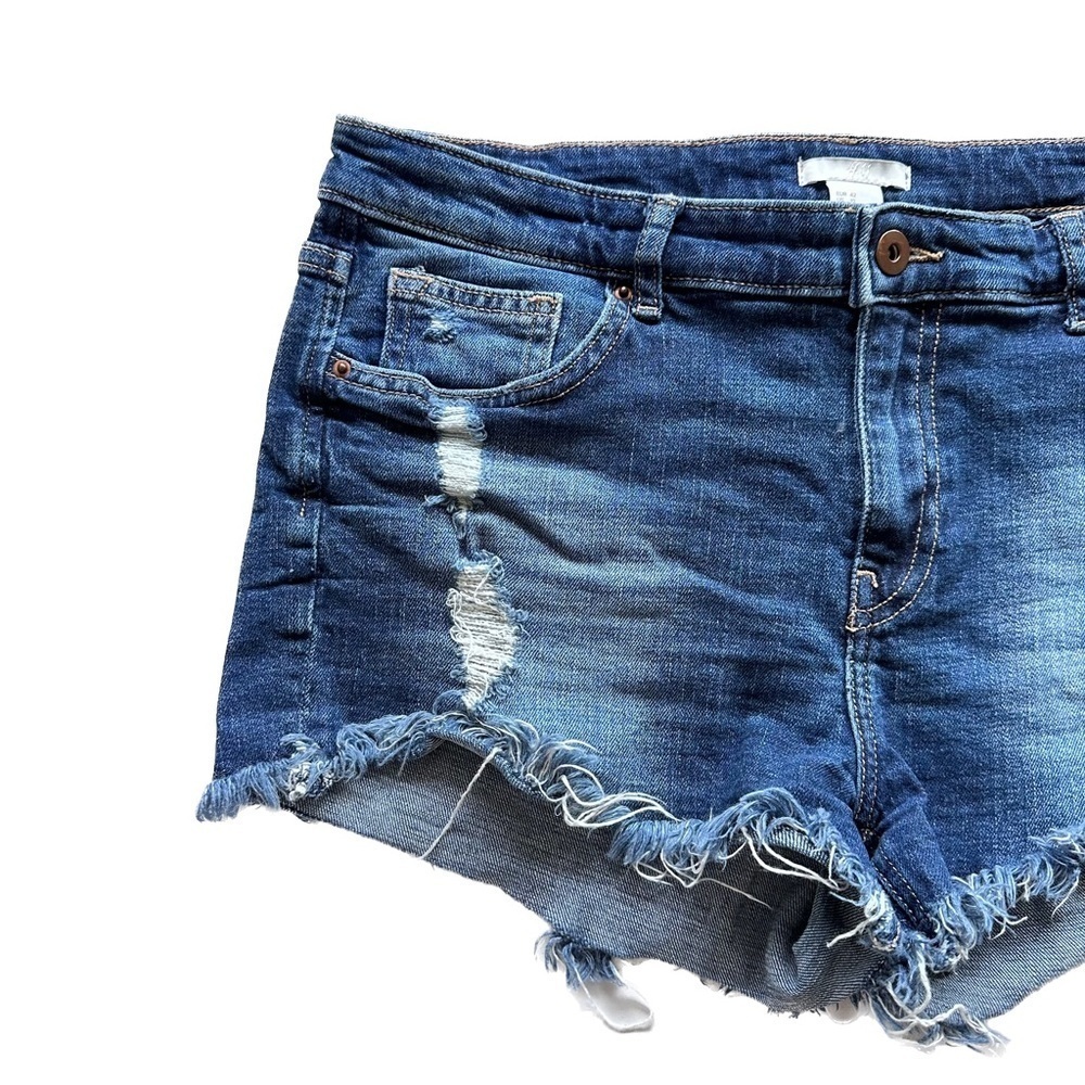 H&M Distressed Jean Shorts Raw Hem Mid Rise 2 Inch Inseam Medium Wash 32